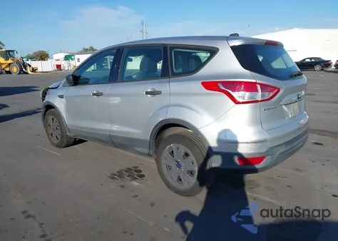 2013 Ford Escape S z USA, uszkodzony, nr VIN 1FMCU0F72DUB81943
